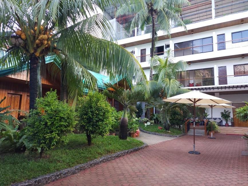 אל נידו Jurias Garden Hotel מראה חיצוני תמונה