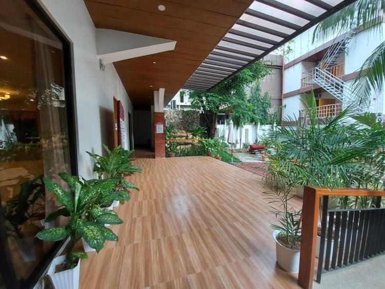 אל נידו Jurias Garden Hotel מראה חיצוני תמונה