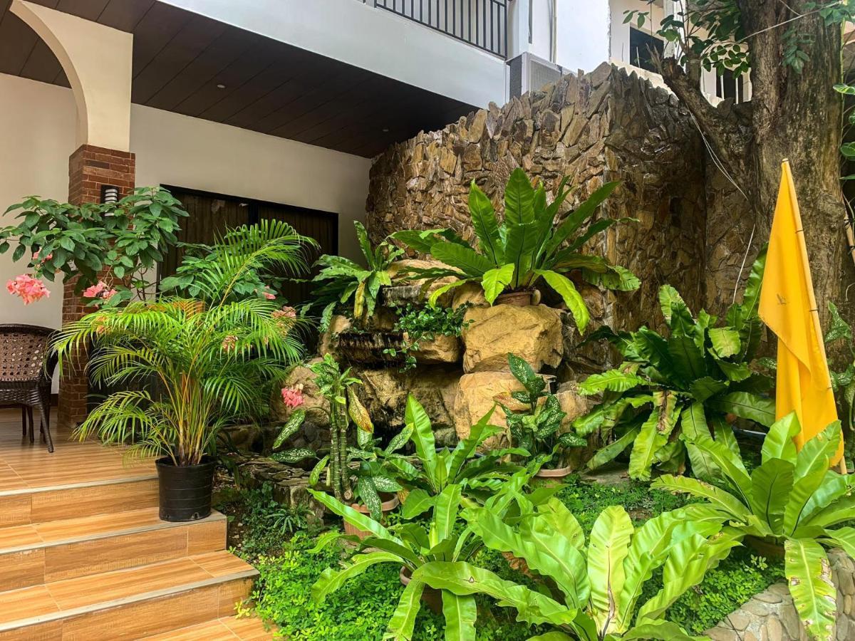 אל נידו Jurias Garden Hotel מראה חיצוני תמונה