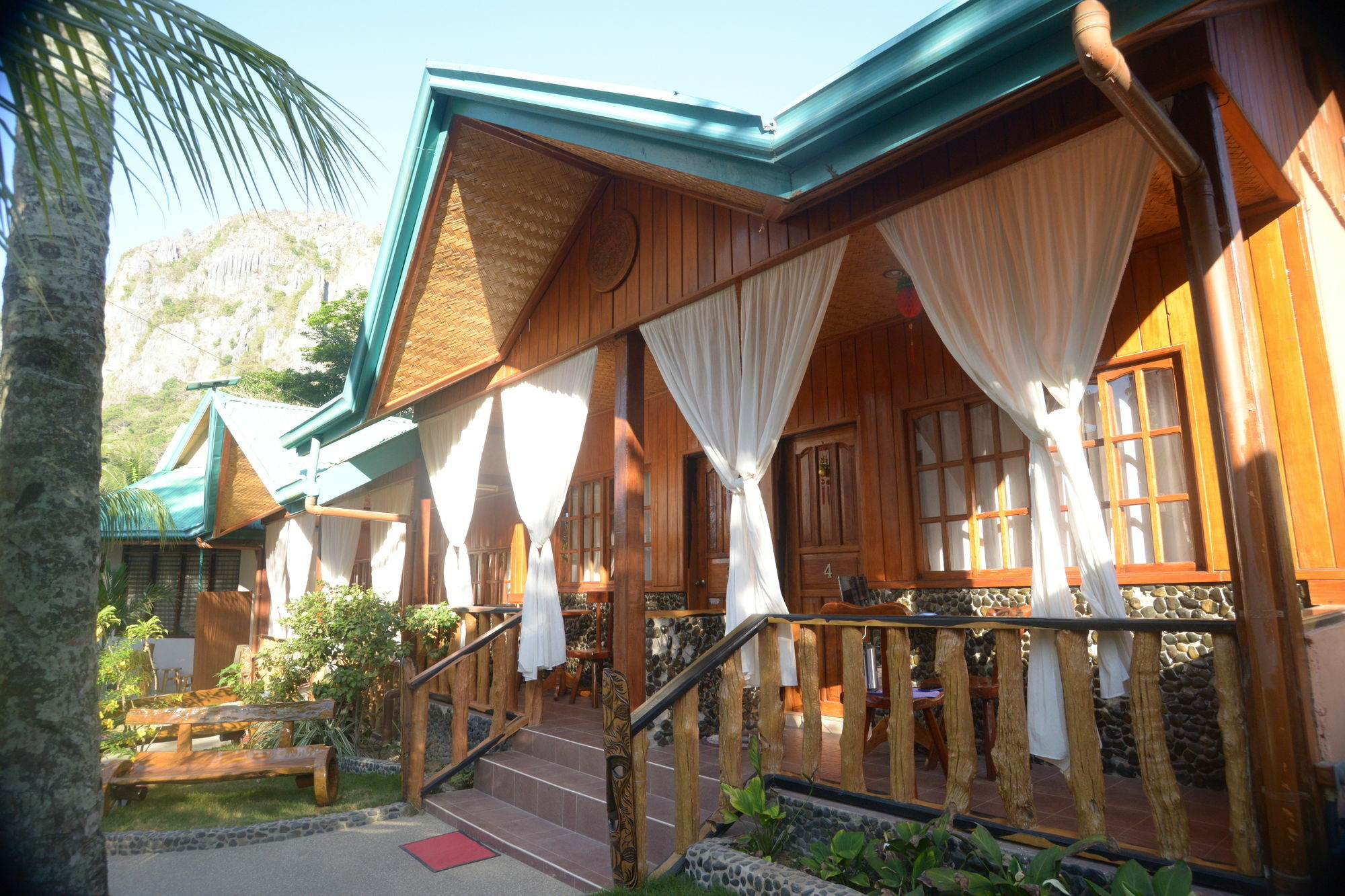 אל נידו Jurias Garden Hotel מראה חיצוני תמונה