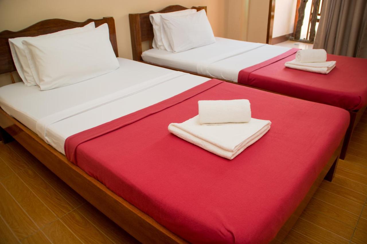 אל נידו Jurias Garden Hotel מראה חיצוני תמונה
